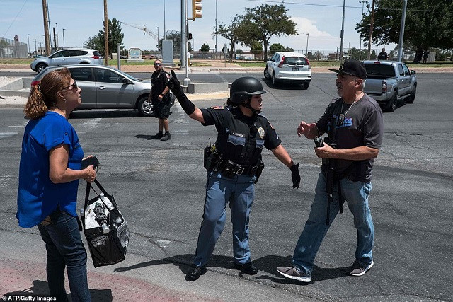 Vụ thảm sát khiến ít nhất 20 người chết Vụ thảm sát khiến ít nhất 20 người chết