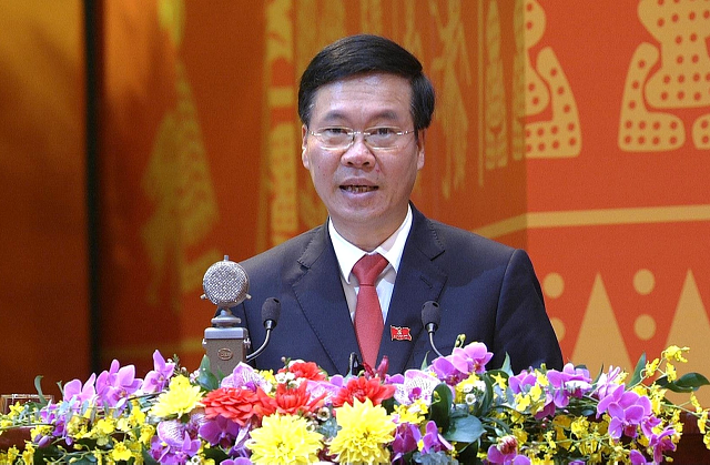 Đồng chí Võ Văn Thưởng, Ủy viên Bộ Chính trị khóa XIII báo cáo kết quả Hội nghị lần thứ nhất, Ban Chấp hành Trung ương khóa XIII tại phiên Bế mạc, sáng 1/2/2021.