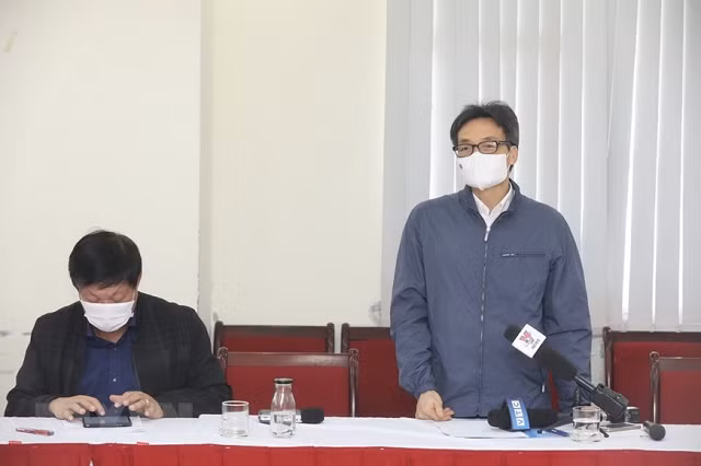 Phó Thủ tướng Chính phủ Vũ Đức Đam phát biểu tại buổi làm việc. (Ảnh: Minh Quyết/TTXVN).