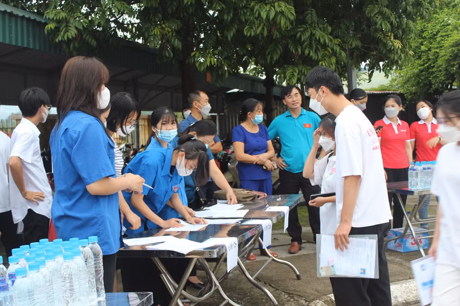 Thí sinh dự thi môn Ngữ van tại Điện Biên với nhiều thuận lợi.