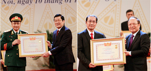 Vũ Tự Lẫm (bên phải) nhận danh hiệu Nghệ sĩ Ưu tú, con trai là danh hài Tự Long trở thành Nghệ sĩ Nhân dân. Ảnh: VTC Vũ Tự Lẫm (bên phải) nhận danh hiệu Nghệ sĩ Ưu tú, con trai là danh hài Tự Long trở thành Nghệ sĩ Nhân dân. Ảnh: VTC