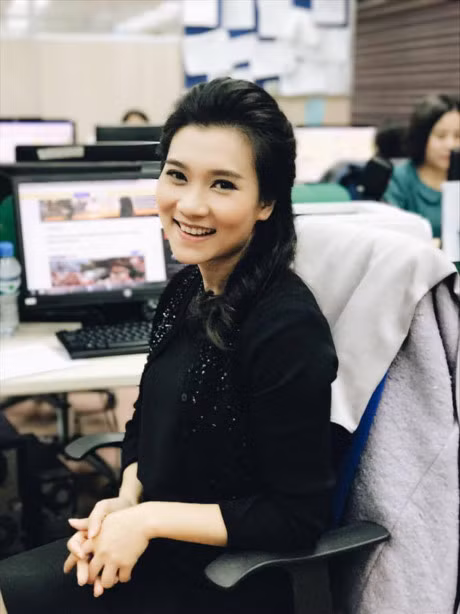 Nu bien tap vien xinh dep moi cua ban tin thoi su VTV1 la ai? - Anh 4