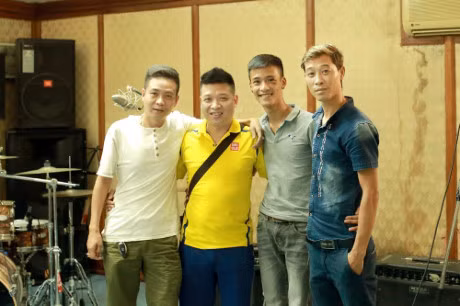 Chan dung chang trai Ha Thanh co giong hat giong het Tuan Hung - Anh 4