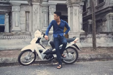 Chan dung chang trai Ha Thanh co giong hat giong het Tuan Hung - Anh 5