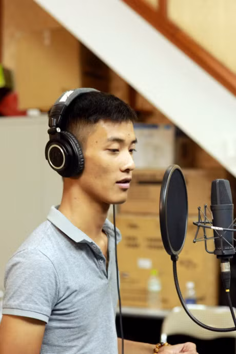 Chan dung chang trai Ha Thanh co giong hat giong het Tuan Hung - Anh 1