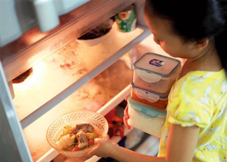 Sai lầm chết người khi sử dụng tủ lạnh ảnh hưởng đến sức khỏe - Ảnh 2 Sai lam chet nguoi khi su dung tu lanh anh huong den suc khoe - Anh 2