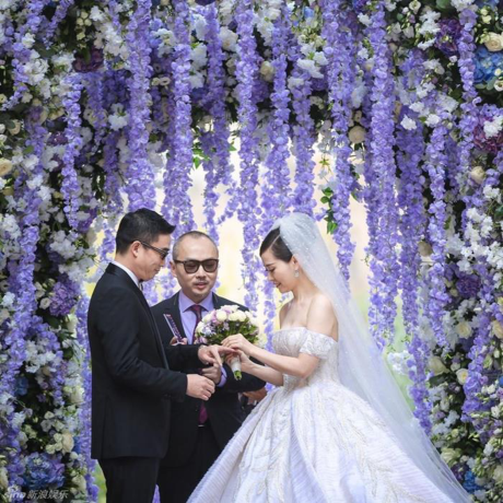 Dù bạn là ai, cũng phải cân nhắc việc mời Lưu Diệc Phi làm phù dâu bởi... - Ảnh 2 Du ban la ai, cung phai can nhac viec moi Luu Diec Phi lam phu dau boi... - Anh 2