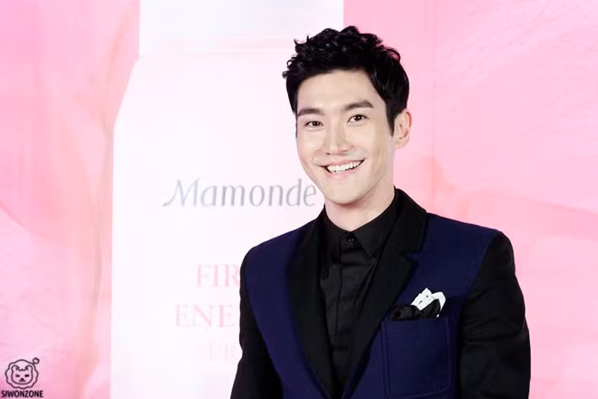 Super Junior hẳn là ngôi nhà hội tụ những mỹ nam khi loạt ngôi sao như Siwon… Super Junior hẳn là ngôi nhà hội tụ những đóa hoa mỹ nam khi loạt ngôi sao như Siwon…