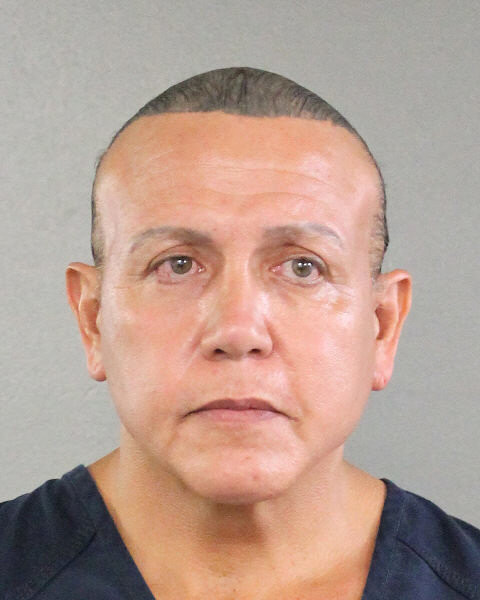 Nghi phạm Cesar Sayoc, 56 tuổi Nghi phạm Cesar Sayoc, 56 tuổi
