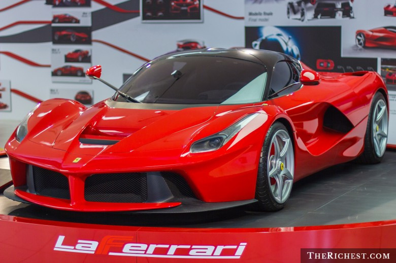 LaFerrari cũ có giá đắt gấp nhiều lần giá đề xuất. LaFerrari cũ có giá đắt gấp nhiều lần giá đề xuất.