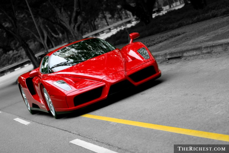 Màu đỏ được khách hàng Ferrari ưa chuộng nhất. Màu đỏ được khách hàng Ferrari ưa chuộng nhất.