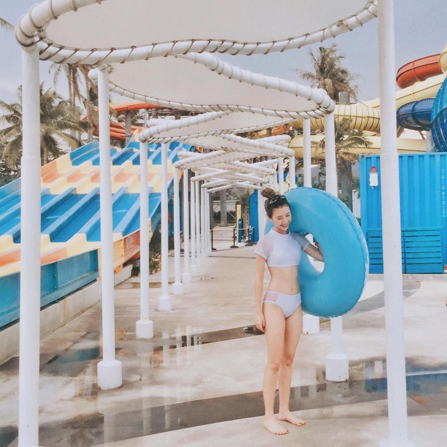 Hot girl Quỳnh Anh Shyn là "trùm" ảnh check-in? ảnh 9 Mùa hè thì không thể thiếu ảnh hồ bơi