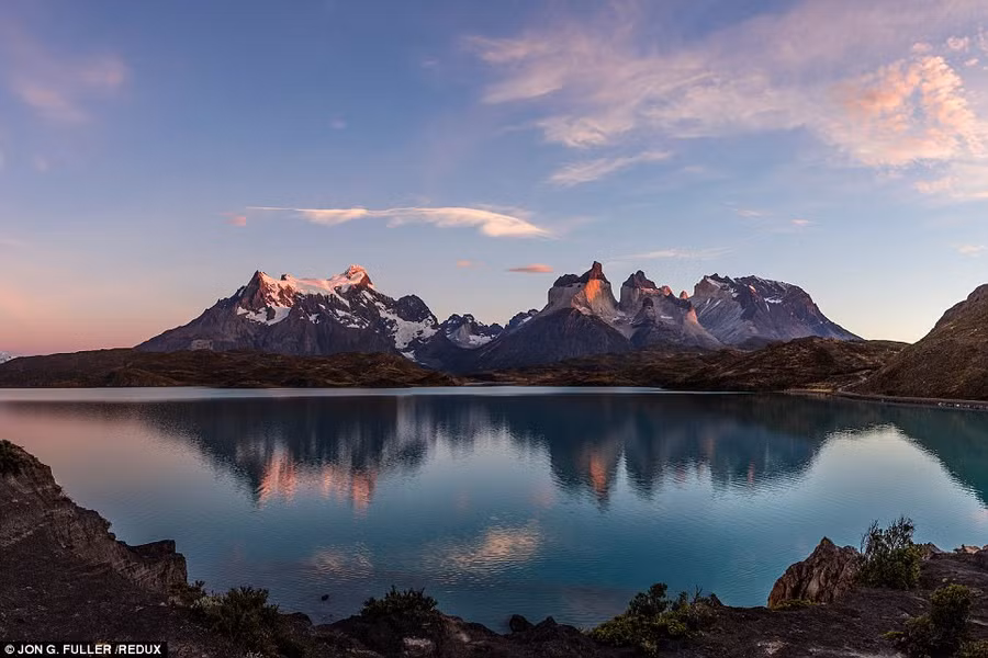 Vùng Baja của California, Mỹ cũng là nơi rất hấp dẫn. Đây là nơi có rất nhiều cá voi xám đến sinh sản.