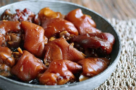 Tự làm chân giò hầm bằng nồi cơm điện cực đơn giản - Ảnh 13 Tu lam chan gio ham bang noi com dien cuc don gian - Anh 13