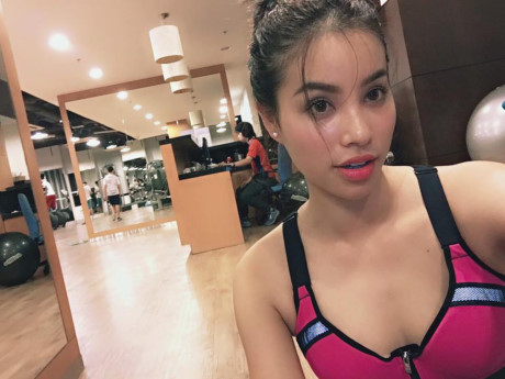 Phạm Hương mặt mộc xinh đẹp, chia sẻ triết lý Pham Huong mat moc xinh dep, chia se triet ly