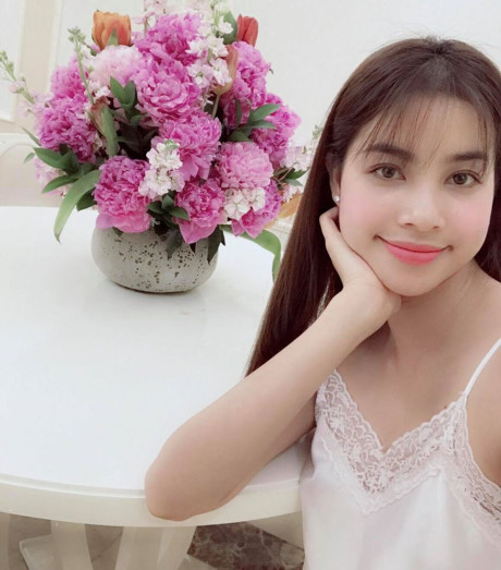 Phạm Hương mặt mộc xinh đẹp, chia sẻ triết lý Pham Huong mat moc xinh dep, chia se triet ly