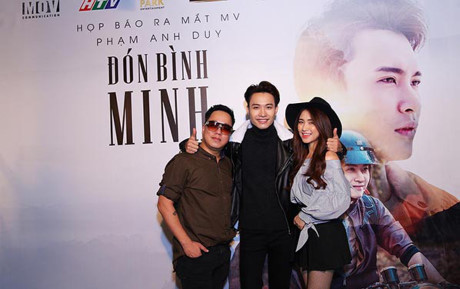 Hòa Minzy, Rocker Nguyễn sánh đôi đến mừng Phạm Anh Duy - Ảnh 9 Hoa Minzy, Rocker Nguyen sanh doi den mung Pham Anh Duy - Anh 9
