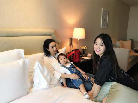Sao Việt 24h qua: Hai con Jennifer Phạm đáng yêu khi đùa nghịch với bong bóng bên mẹ - Ảnh 15 Sao Viet 24h qua: Hai con Jennifer Pham dang yeu khi dua nghich voi bong bong ben me - Anh 15
