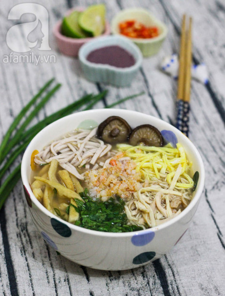 Dau nam vao bep nau bun thang cho 1 nam thang tien - Anh 14