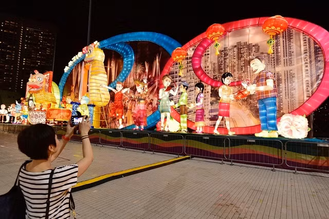 Du khách chụp những hình ảnh trang trí ở Singapore Du khách chụp những hình ảnh trang trí ở Singapore