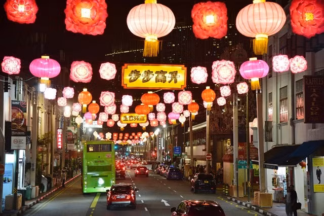 Đèn lồng được trang trí tại khu phố người Hoa ở Singapore Đèn lồng được trang trí tại khu phố người Hoa ở Singapore