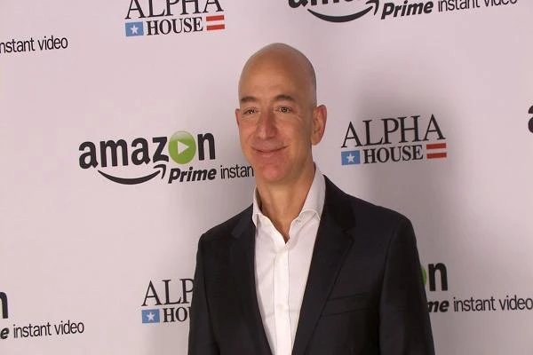 Jeff Bezos - Ông chủ hãng thương mại điện tử Amazon