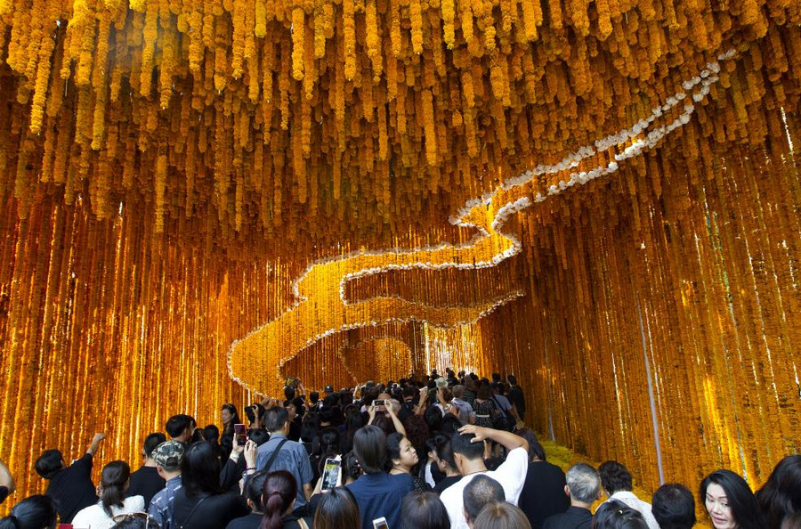 Một cuộc triển lãm hoa cho vị vua quá cố Hhumibol Adulyadej ở Bangkok, Thái Lan