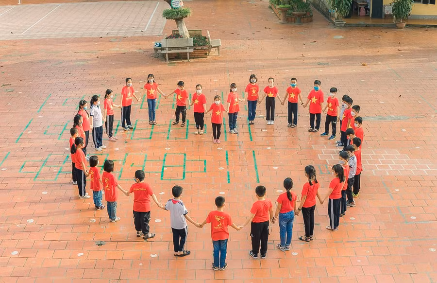 “Một trái tim khỏe, ngập tràn yêu thương” là lời chúc của học sinh Trường Tiểu học Bế Văn Đàn (TP Điện Biên Phủ, tỉnh Điện Biên) gửi tặng thầy cô dịp 20/11.