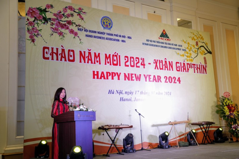 Bà Pauline Tamesis, Điều phối viên thường trú Liên hợp quốc tại Việt Nam. Bà Pauline Tamesis, Điều phối viên thường trú Liên hợp quốc tại Việt Nam.