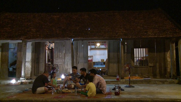 Con gái Minh Khang khóc nức nở vì áy náy với các em 6 Con gái Minh Khang khóc nức nở vì áy náy với các em 6