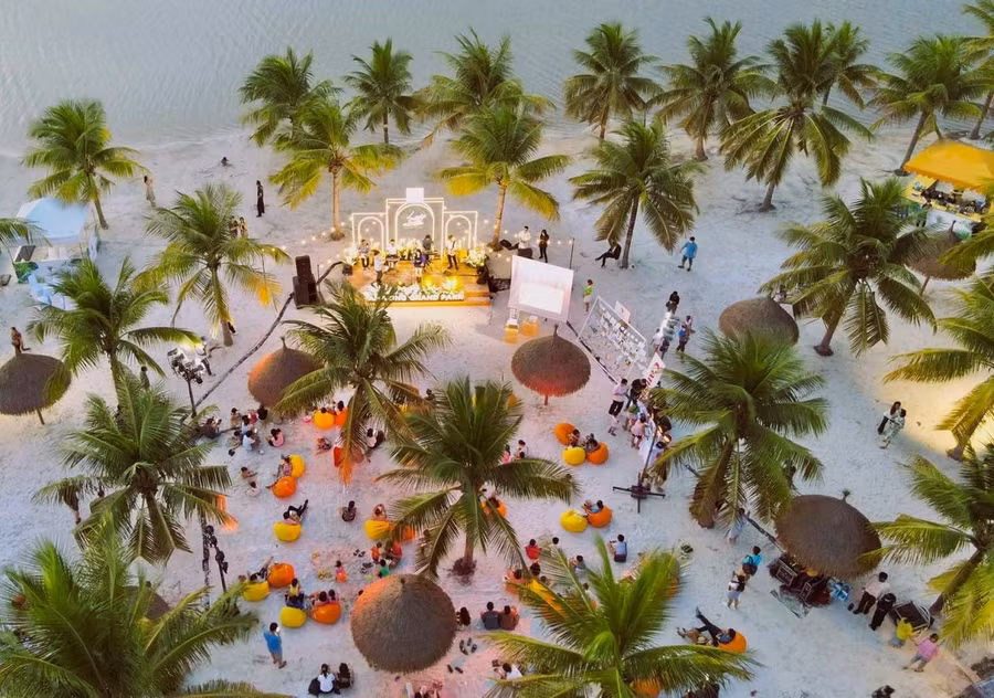 Không gian thoáng mát tại Công viên Ánh sáng Vinhomes Grand Park