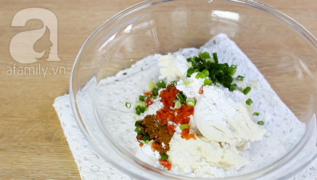 Mùa lạnh được xuýt xoa món bánh cay chiên ngon thế này là tuyệt nhất - Ảnh 7 Mua lanh duoc xuyt xoa mon banh cay chien ngon the nay la tuyet nhat - Anh 7