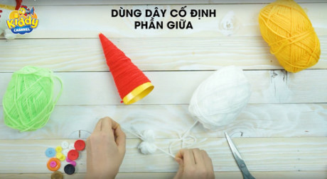 Dù không khéo tay, mẹ vẫn có thể tự làm món quà Giáng sinh này cho bé - Ảnh 5 Du khong kheo tay, me van co the tu lam mon qua Giang sinh nay cho be - Anh 5