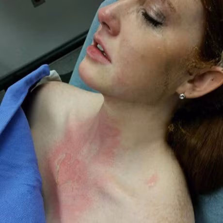 Vua be con vua nau an, cac ba me hay dung ngay viec lam nguy hiem nay - Anh 1