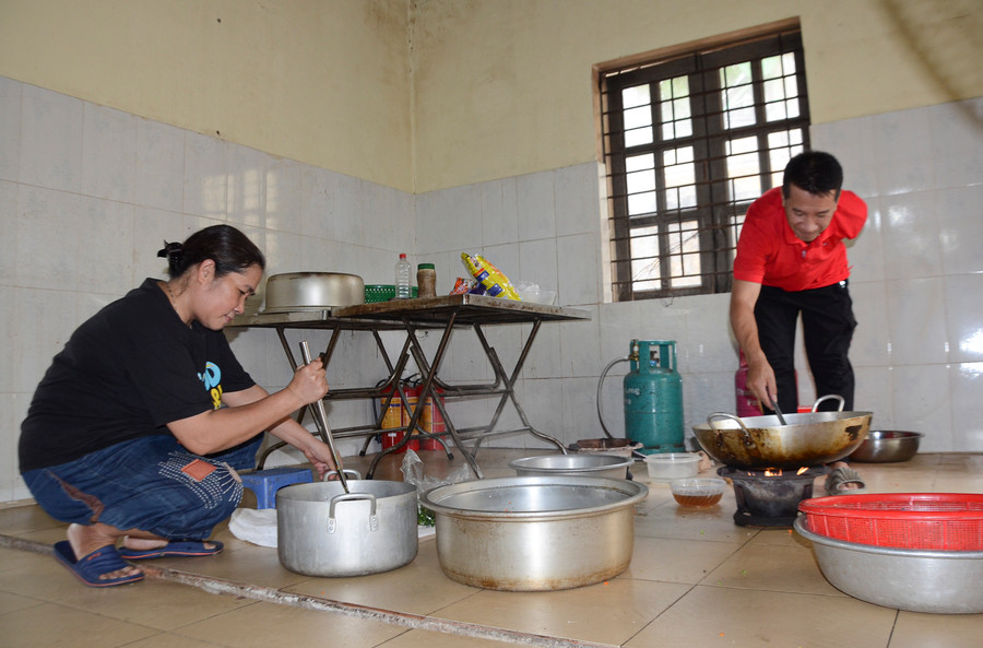 Bếp &apos;0 đồng&apos; luôn tất bật từ 7 giờ sáng đến đêm.