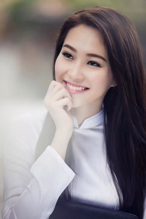 Nu cuoi toa sang cua hoa hau Dang Thu Thao