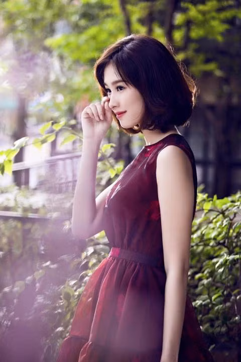 Nu cuoi toa sang cua hoa hau Dang Thu Thao