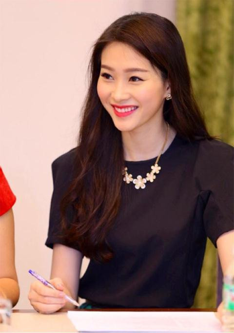 Nụ cười tỏa sáng của hoa hậu Đặng Thu Thảo Nu cuoi toa sang cua hoa hau Dang Thu Thao