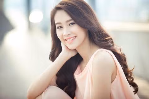 Nụ cười tỏa sáng của hoa hậu Đặng Thu Thảo