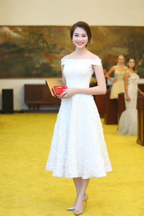 Nụ cười tỏa sáng của hoa hậu Đặng Thu Thảo Nu cuoi toa sang cua hoa hau Dang Thu Thao