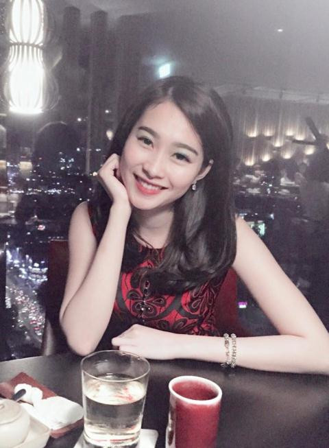 Nụ cười tỏa sáng của hoa hậu Đặng Thu Thảo Nu cuoi toa sang cua hoa hau Dang Thu Thao