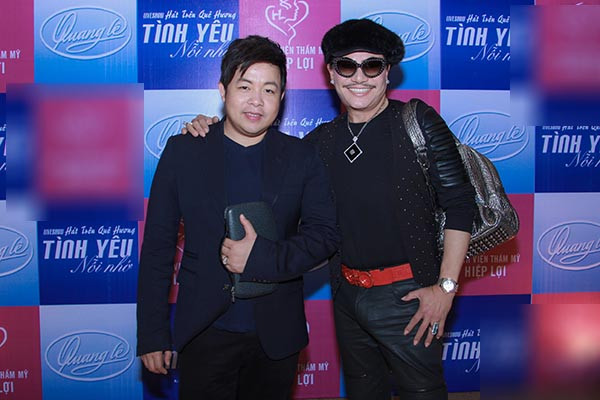 Đặc biệt, Quang Lê còn lôi kéo ca sĩ hải ngoại Tuấn Anh về Việt Nam để hội ngộ khán giả và trình diễn nhiều tiết mục đặc sắc. Đặc biệt, Quang Lê còn lôi kéo ca sĩ hải ngoại Tuấn Anh về Việt Nam để hội ngộ khán giả và trình diễn nhiều tiết mục đặc sắc.