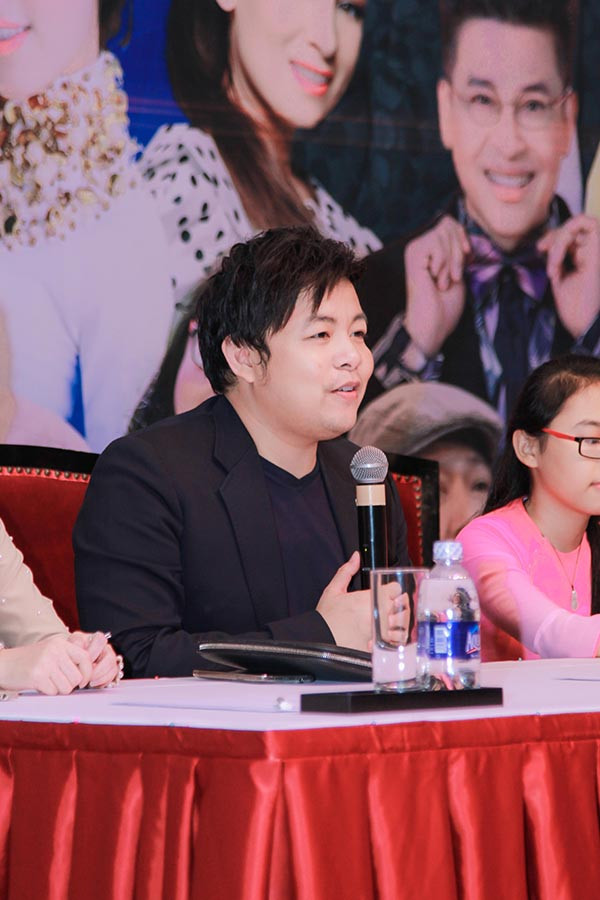 Liveshow Hát trên quê hương - Tình yêu & nỗi nhớ cũng không được ghi hình và phát hành DVD như các dự án khác của Quang Lê. Liveshow Hát trên quê hương - Tình yêu & nỗi nhớ cũng không được ghi hình và phát hành DVD như các dự án khác của Quang Lê.