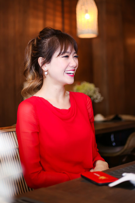 Hari Won diện cây đỏ đọ sắc cùng Nam Em - Ảnh 6 Hari Won dien cay do do sac cung Nam Em - Anh 6