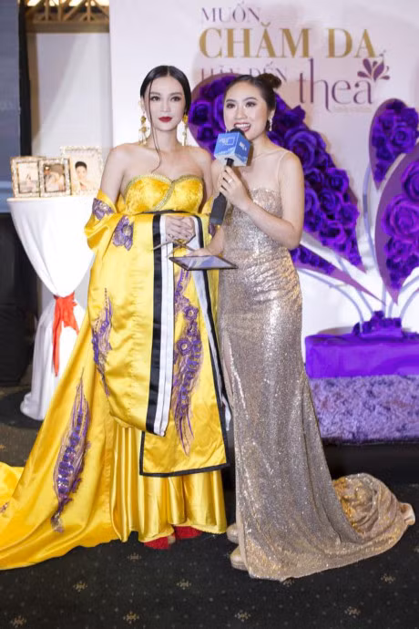 Cao Thuy Linh xinh dep noi bat tren tham do voi tao hinh 