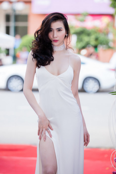 Siêu mẫu Ngọc Thạch bất ngờ tái xuất sau thời gian dài Sieu mau Ngoc Thach bat ngo tai xuat sau thoi gian dai