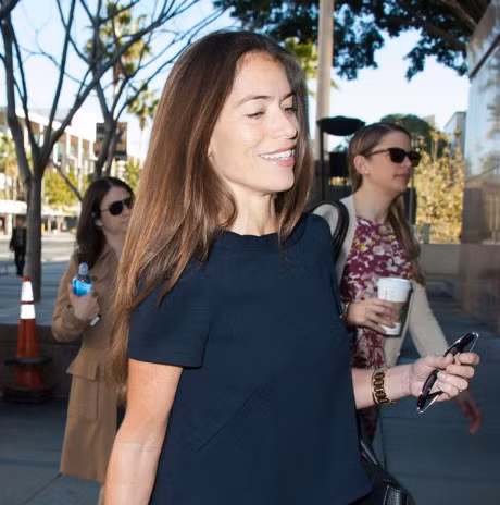 Johnny Depp gioi thieu luat su cho Angelina Jolie chong lai Brad Pitt - Anh 2