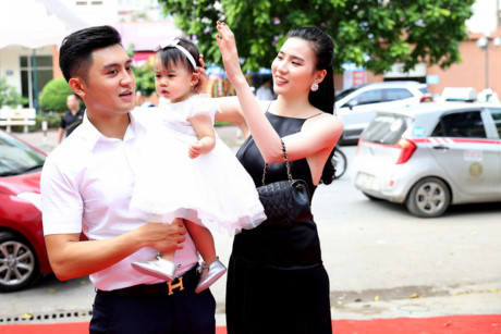 Siêu mẫu Ngọc Thạch bất ngờ tái xuất sau thời gian dài Sieu mau Ngoc Thach bat ngo tai xuat sau thoi gian dai