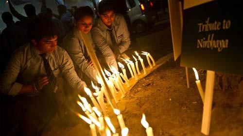 Hàng nghìn người tưởng nhớ Nirbhaya 1 năm sau ngày nạn nhân tử vong.