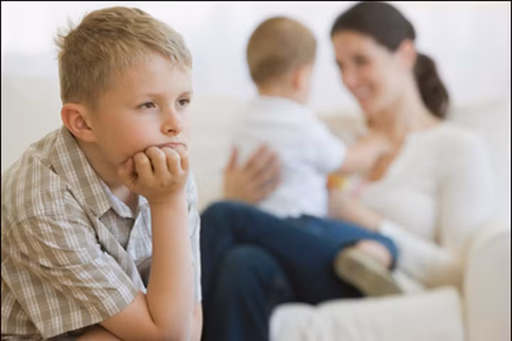 Chuyên gia tâm lý: 8 việc làm của cha mẹ khiến trẻ sợ hãi nhất